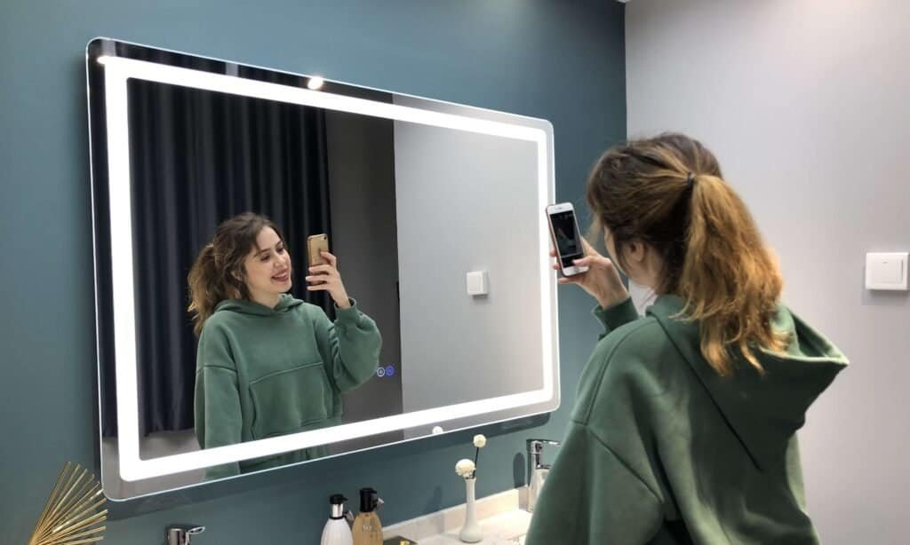 What is vanity mirror